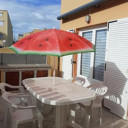 Résidence La Roquille: Renovated Beachside With Parking And Wi-fi