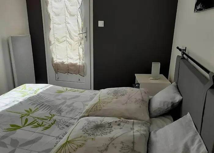 Résidence La Roquille: Renovated Beachside With Parking And Wi-fi Agde