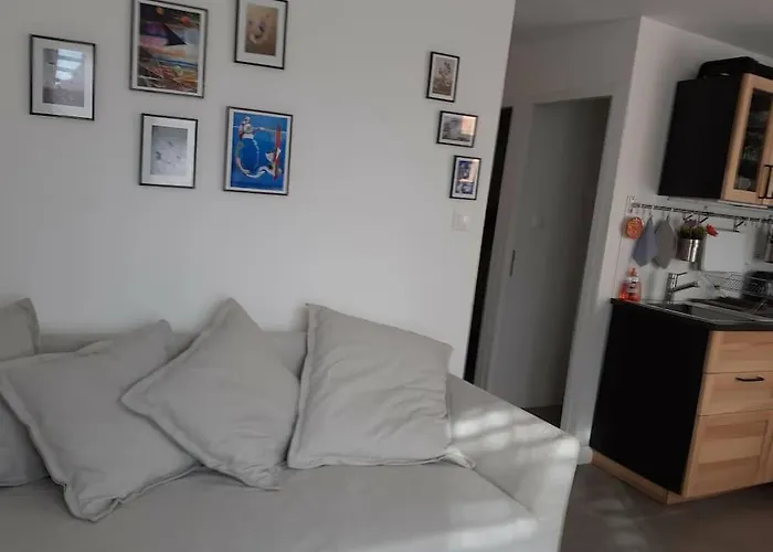 Apartment Résidence La Roquille: Renovated Beachside With Parking And Wi-fi