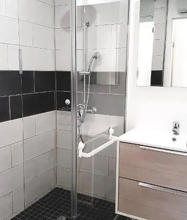 App T2 Entierement Renove En Proche A Pied De La De La Roquille Et De Tous Commerces Parking Prive Gratuit Climatisation Wifi אגדה